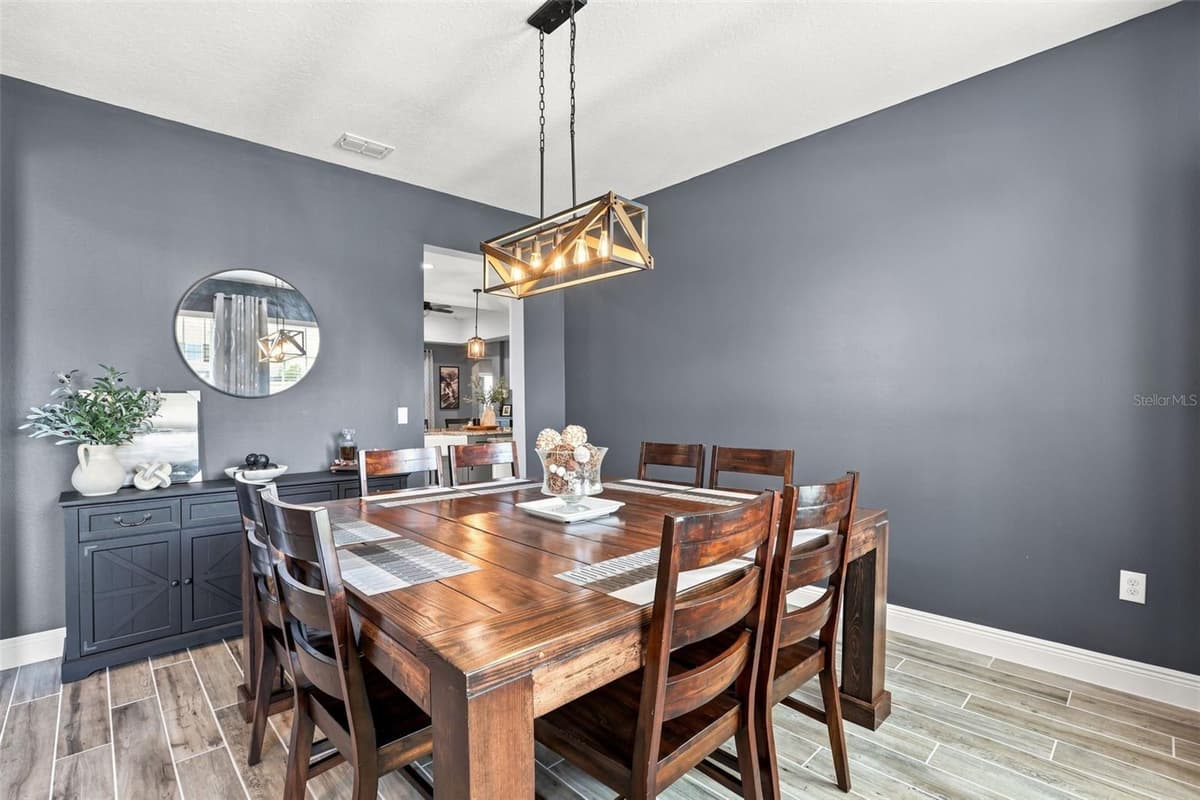 4924 GOLDEN ZENITH WAY — photo 10 of 56