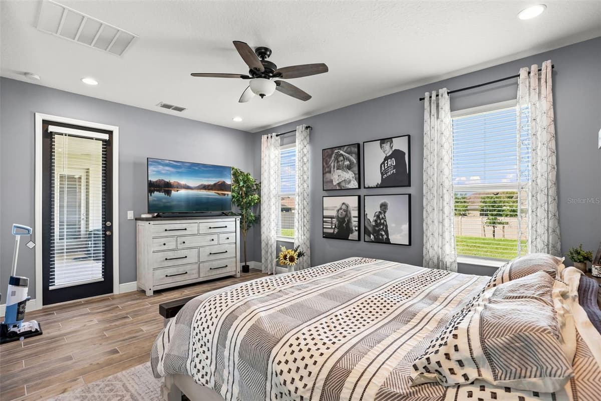 4924 GOLDEN ZENITH WAY — photo 33 of 56