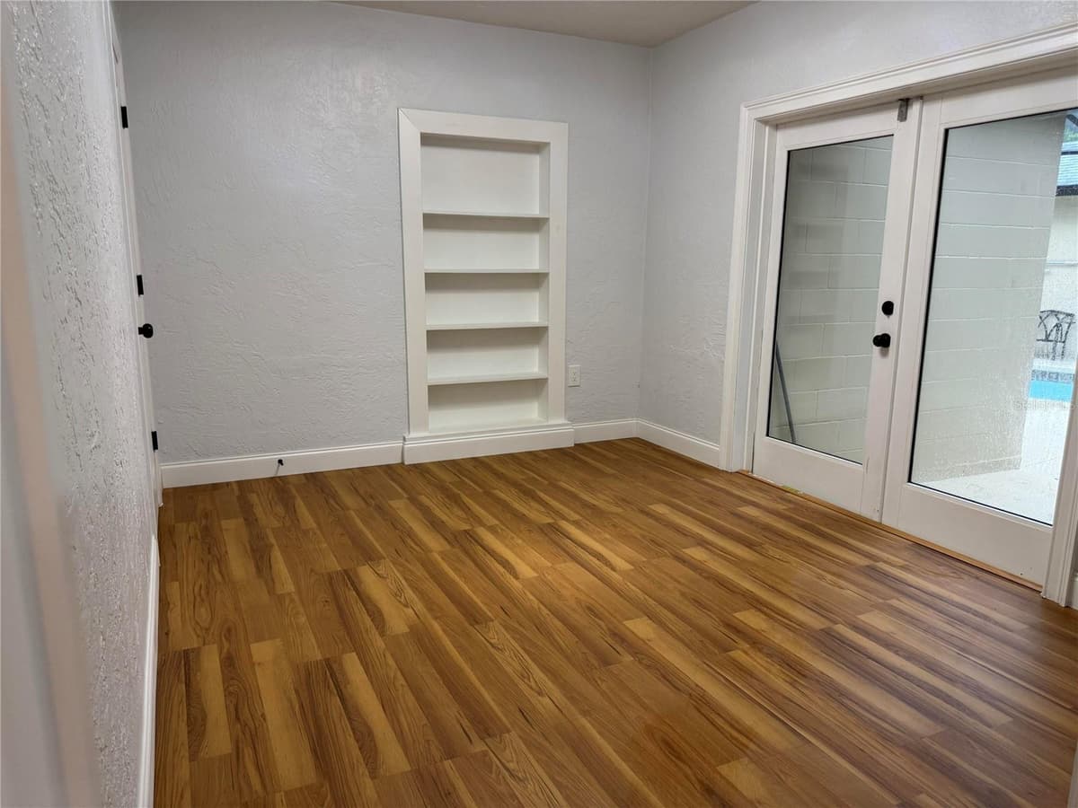 1200 SUNSHINE AVENUE — photo 15 of 19