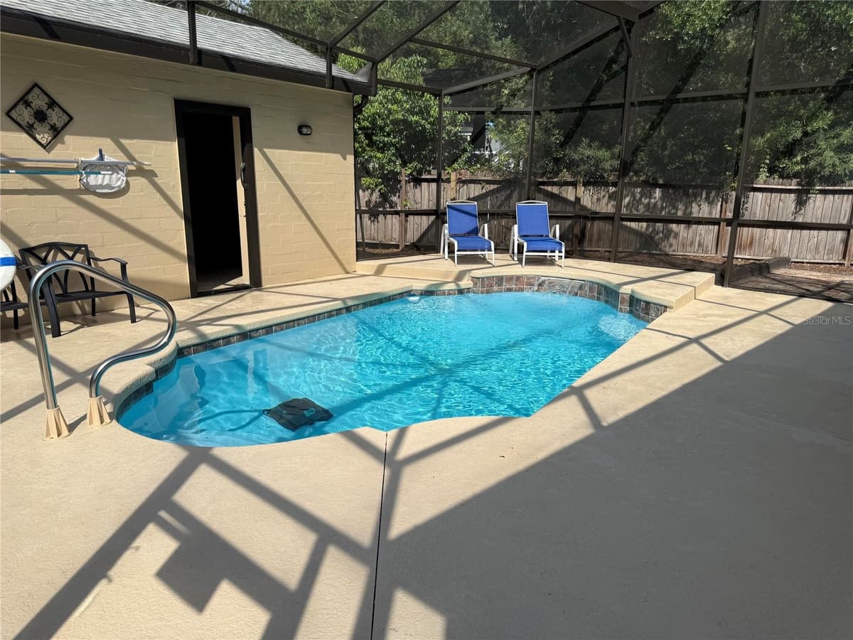 1200 SUNSHINE AVENUE — photo 3 of 19