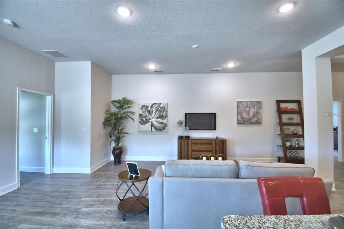 2413 23RD AVENUE — photo 8 of 26