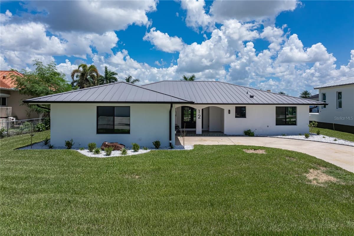 12 SABAL DRIVE — photo 18 of 60