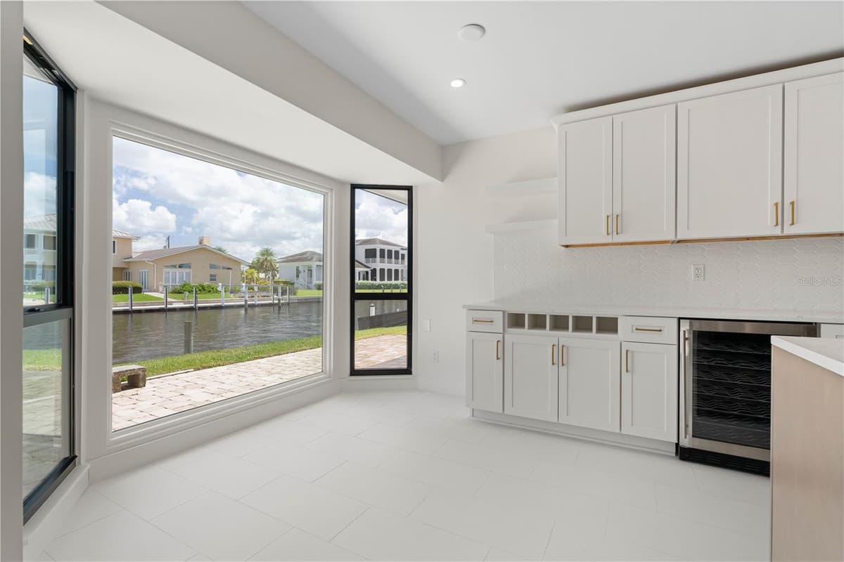 12 SABAL DRIVE — photo 10 of 60