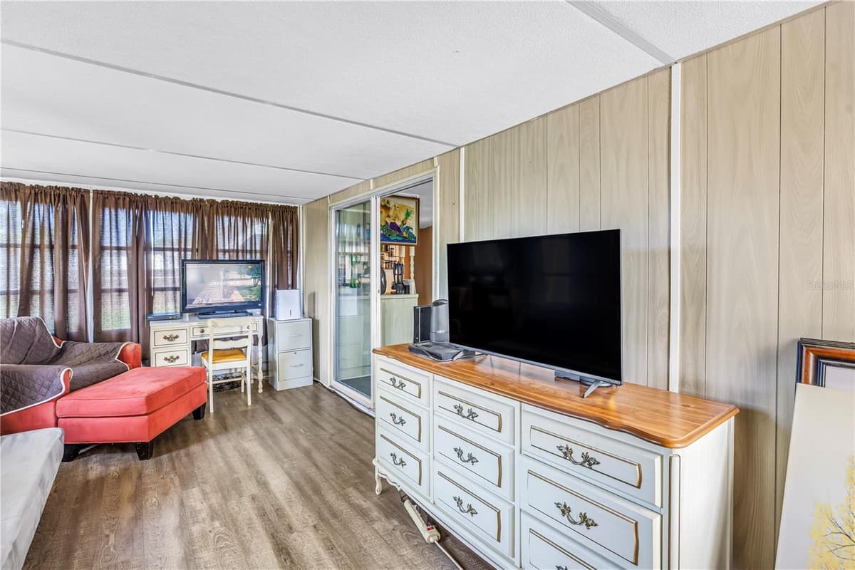 2439 SANTIAGO DRIVE — photo 7 of 30
