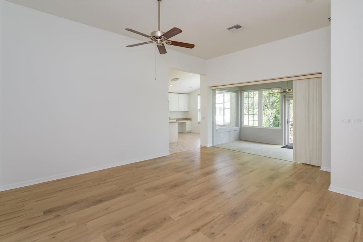 931 VINDALE ROAD — photo 6 of 28