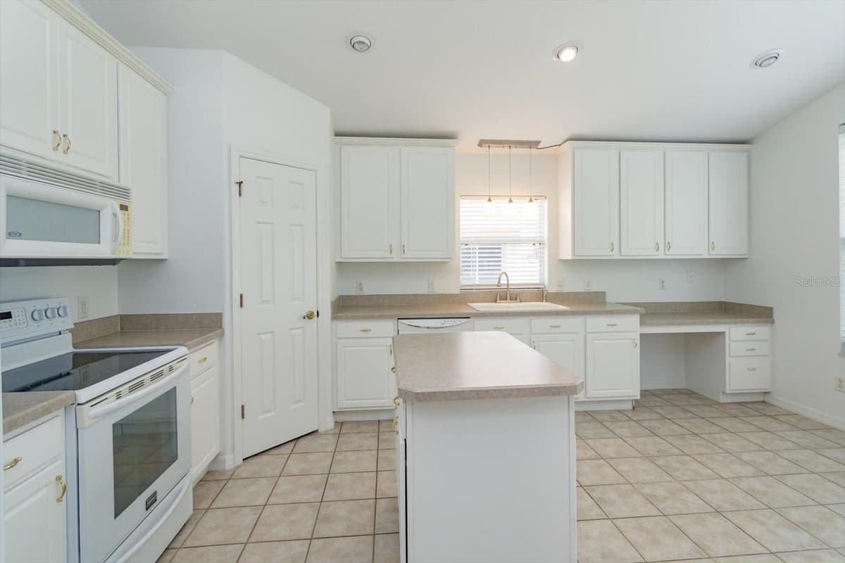 931 VINDALE ROAD — photo 8 of 28