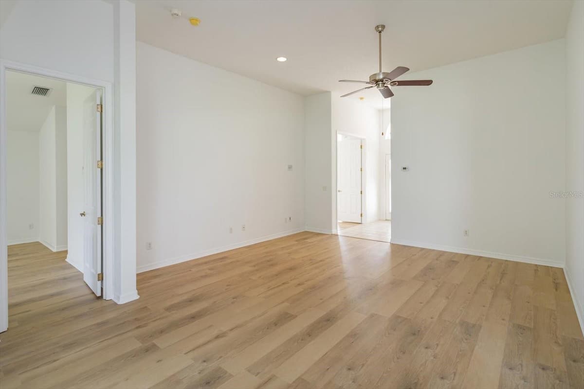 931 VINDALE ROAD — photo 3 of 28