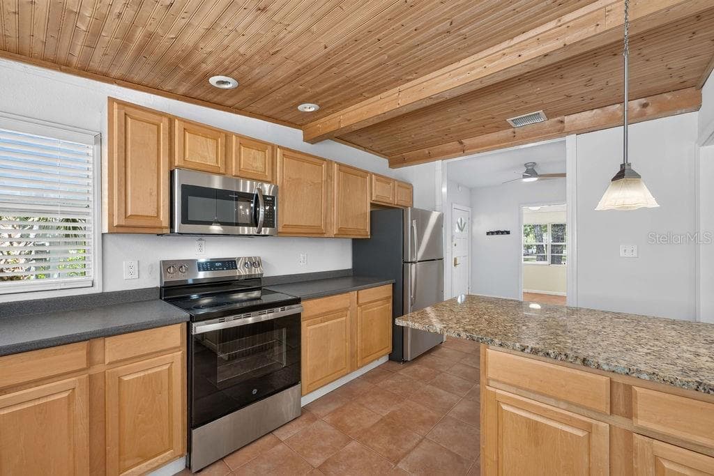 950 KENTUCKY AVENUE — photo 19 of 71