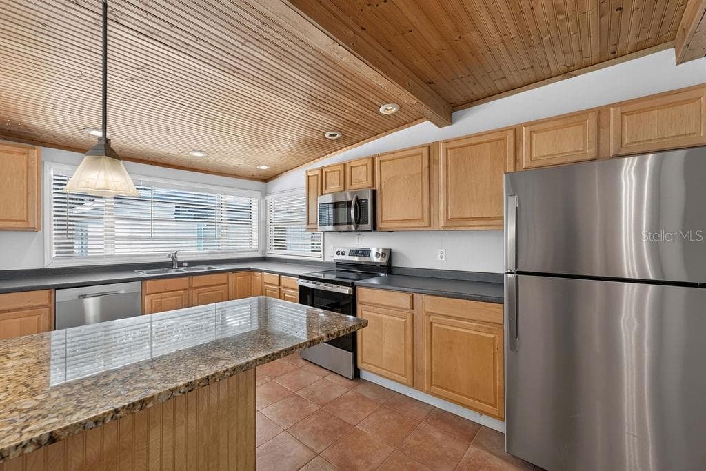 950 KENTUCKY AVENUE — photo 13 of 71