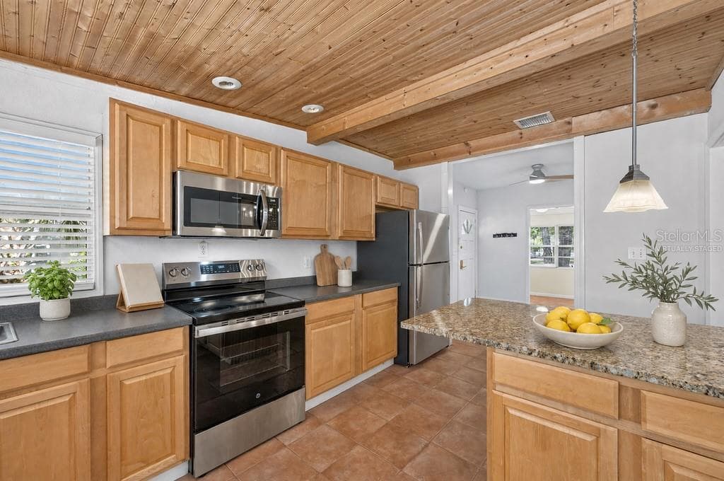 950 KENTUCKY AVENUE — photo 18 of 71