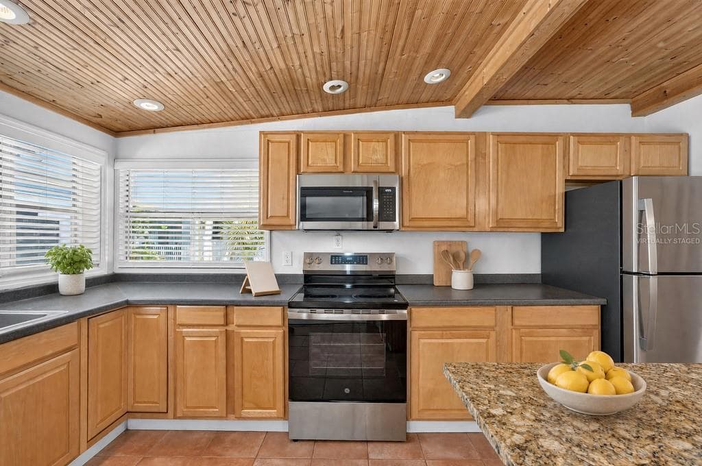 950 KENTUCKY AVENUE — photo 16 of 71