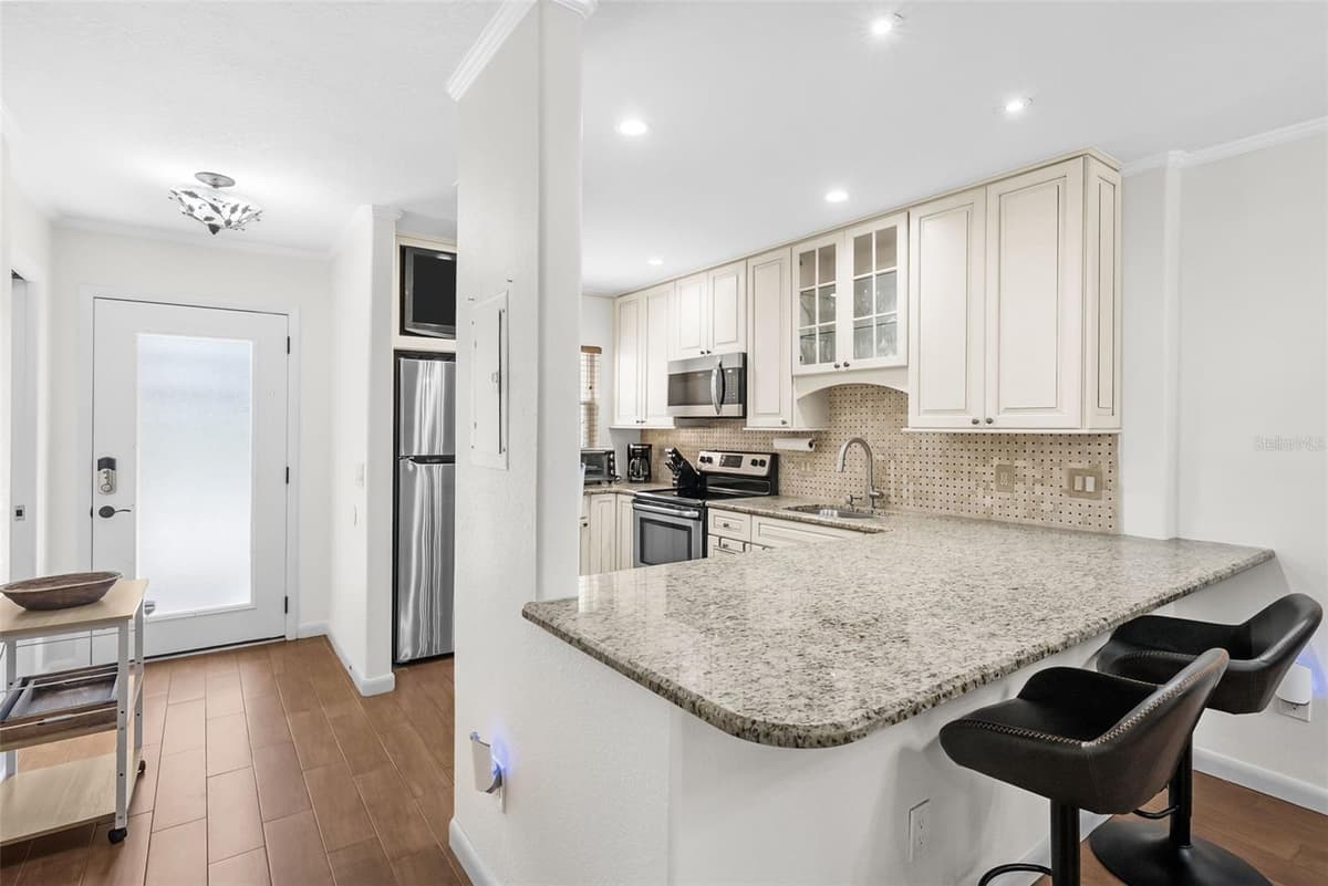 3810 OAK DRIVE — photo 12 of 51