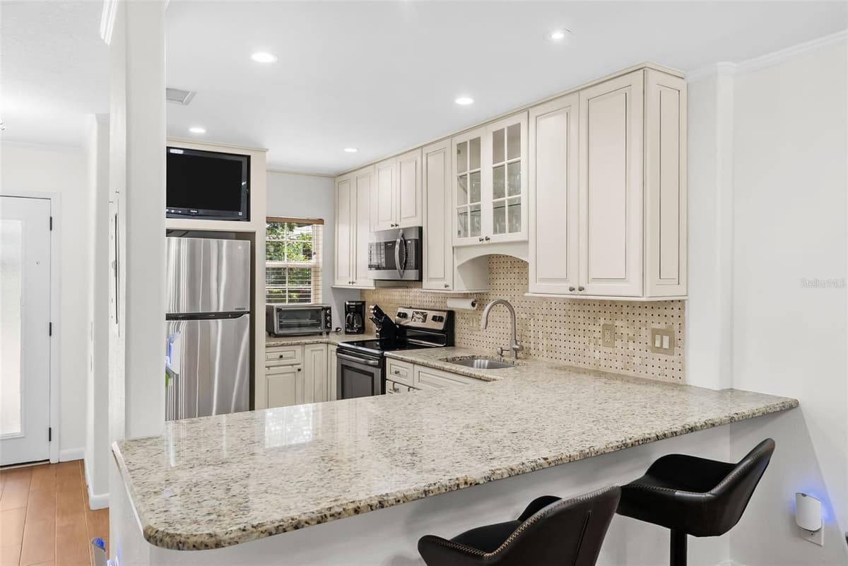 3810 OAK DRIVE — photo 13 of 51