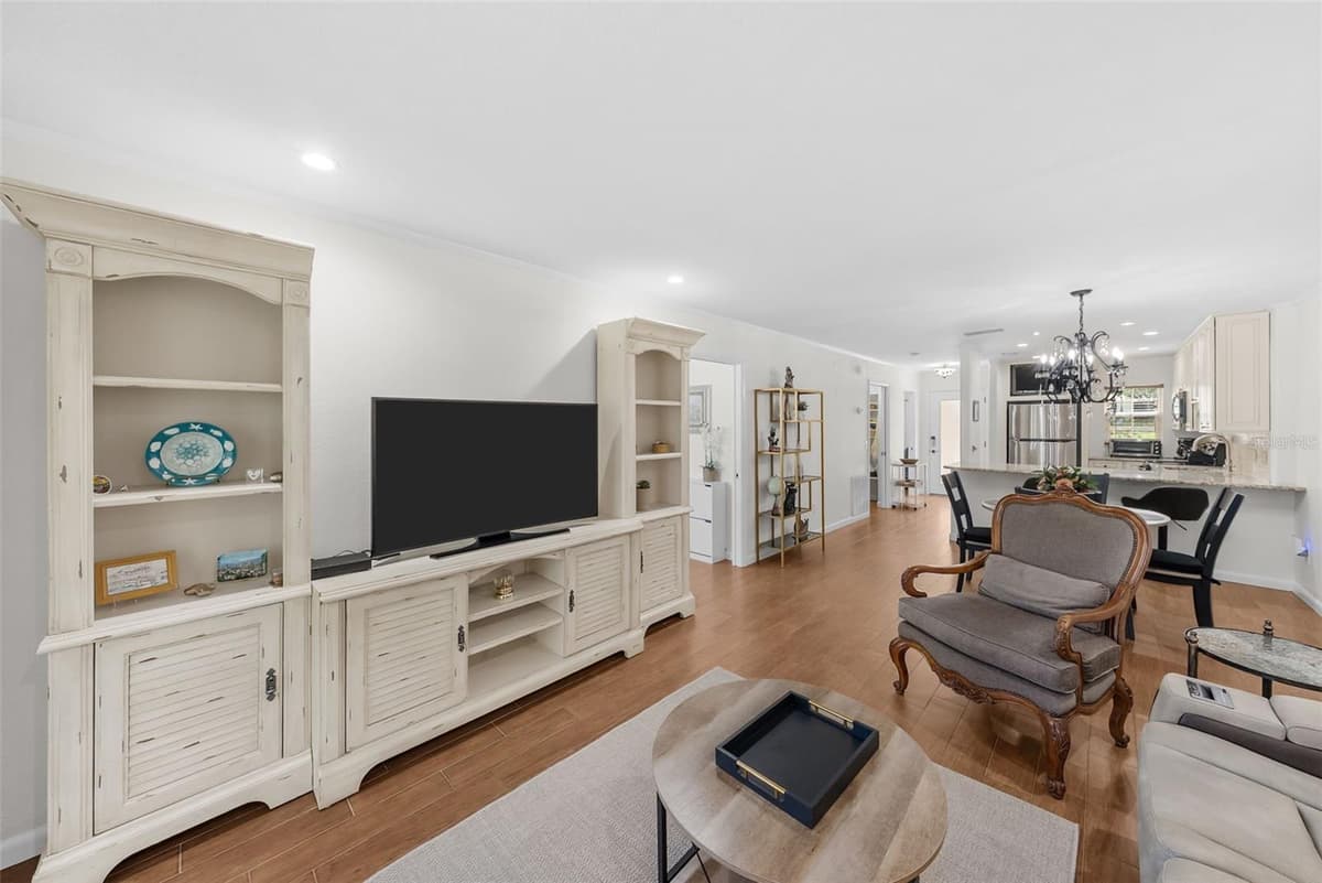 3810 OAK DRIVE — photo 8 of 51