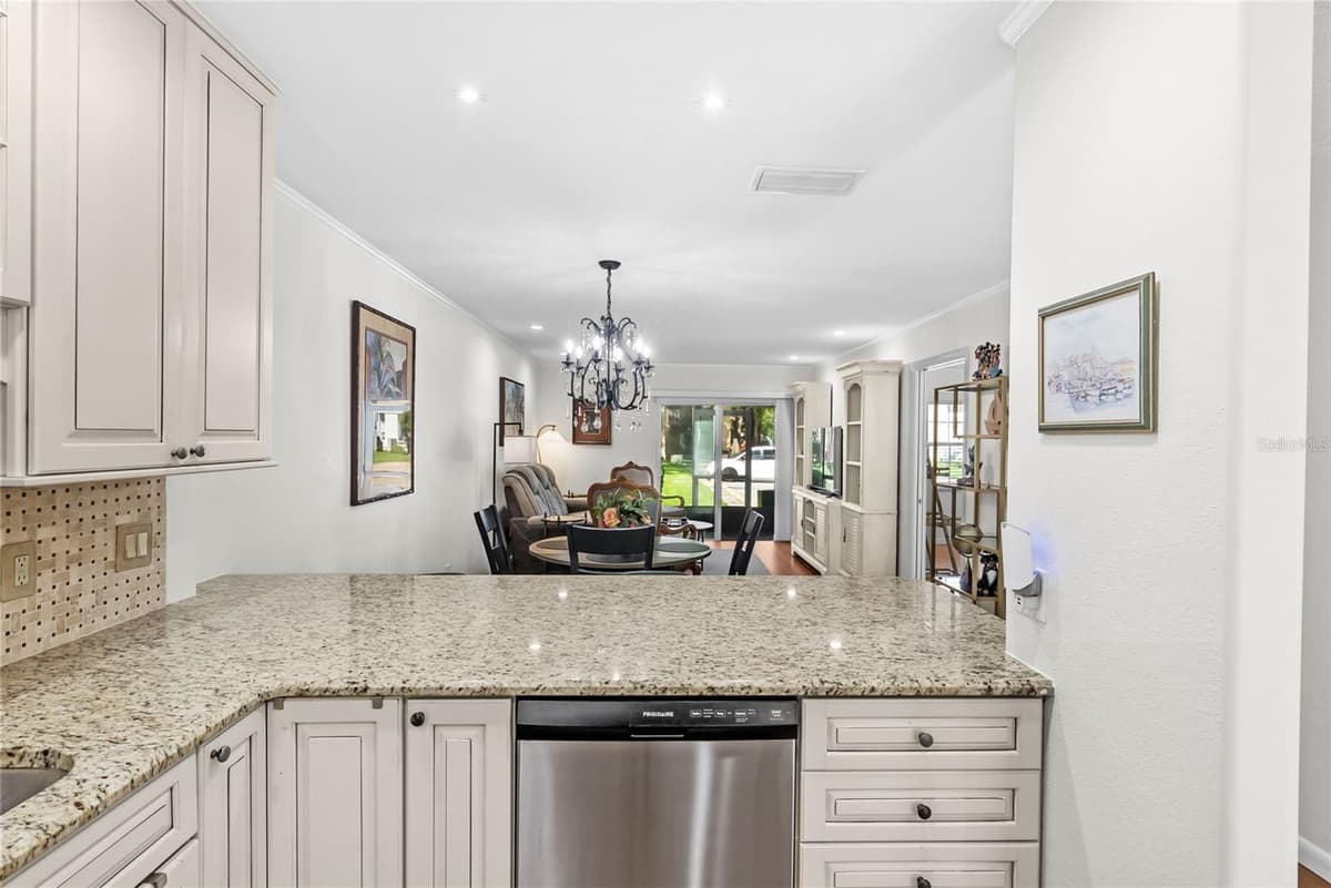 3810 OAK DRIVE — photo 14 of 51