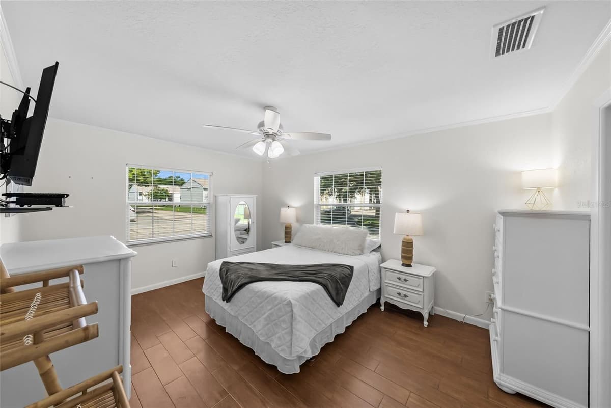 3810 OAK DRIVE — photo 15 of 51