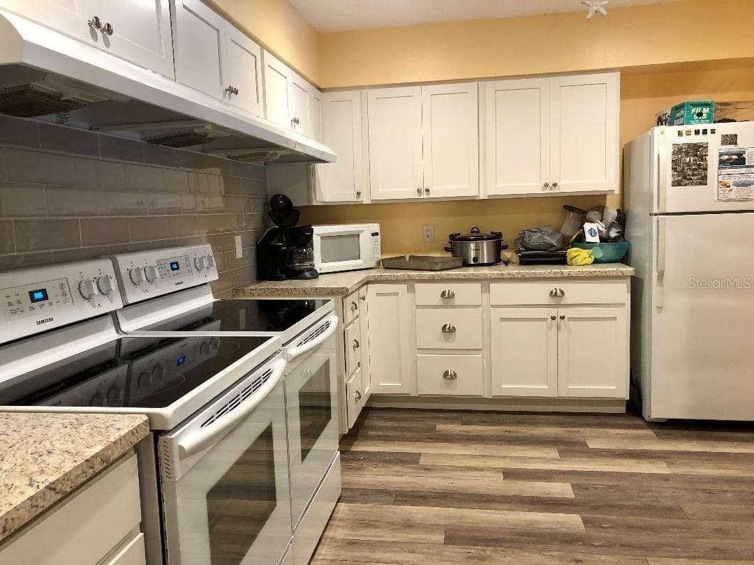 2989 FLINT DRIVE — photo 18 of 20