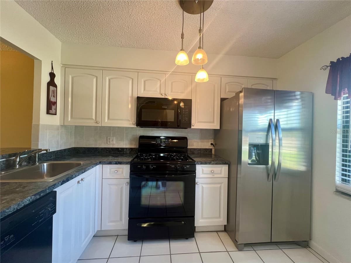2989 FLINT DRIVE — photo 2 of 20