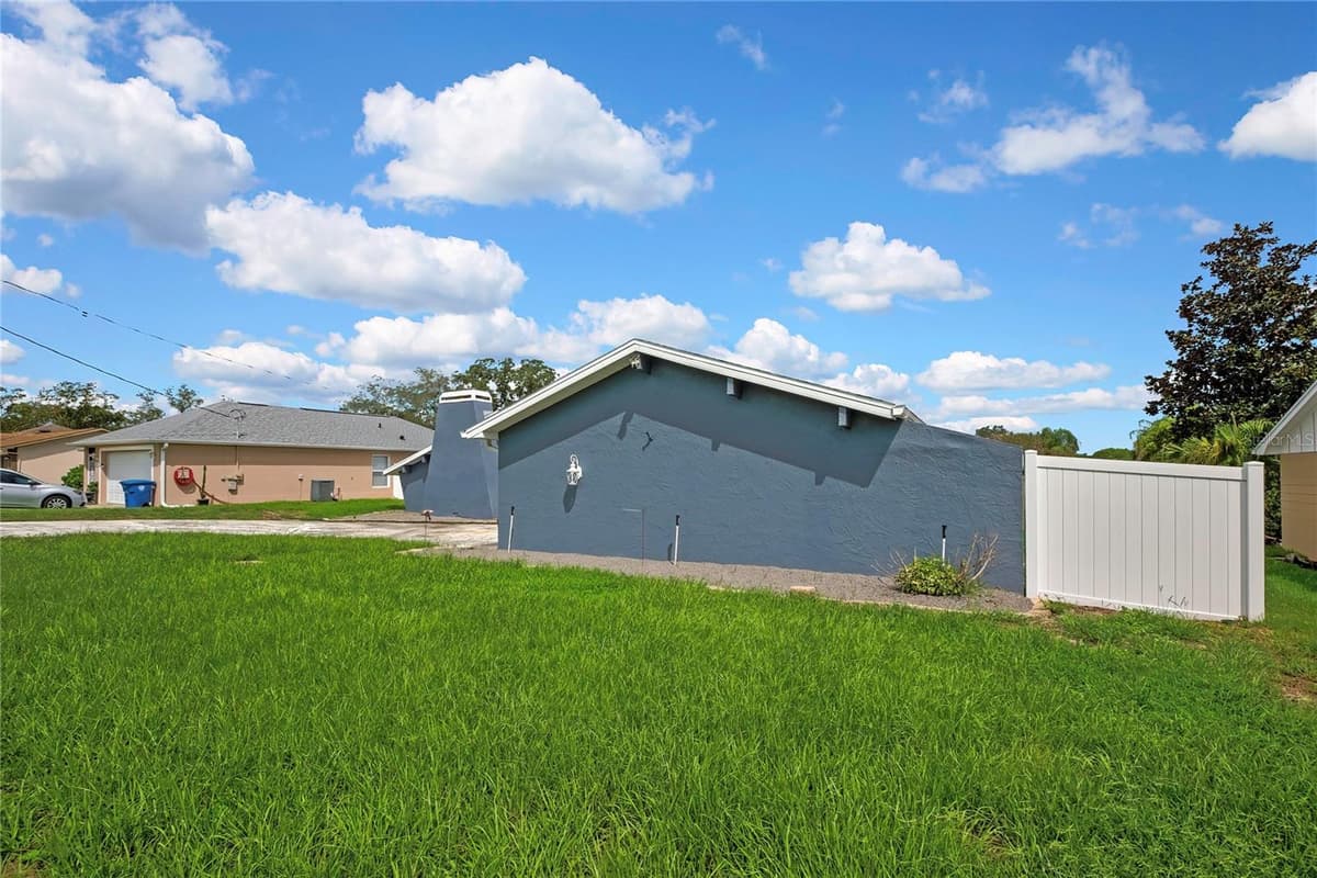 10165 BANNISTER STREET — photo 33 of 34