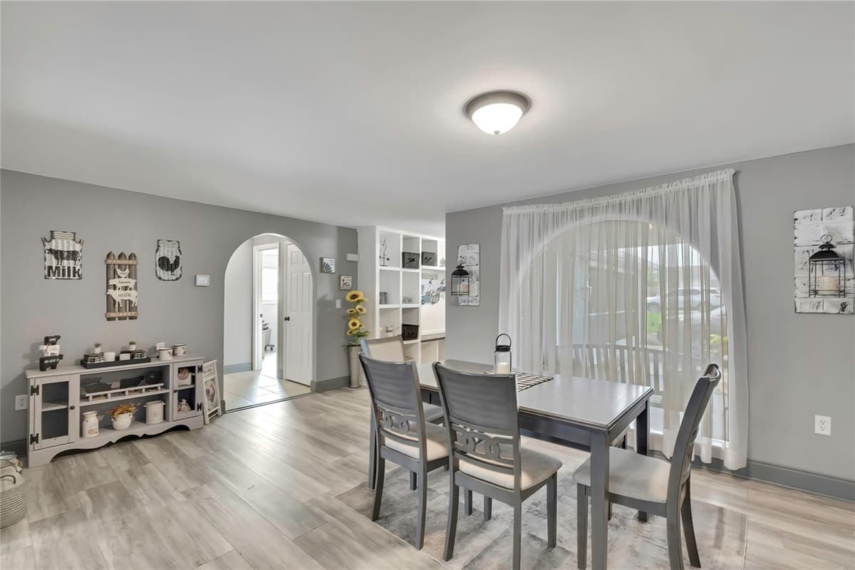 10165 BANNISTER STREET — photo 7 of 34