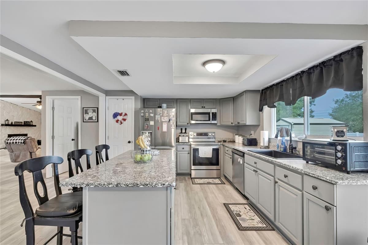 10165 BANNISTER STREET — photo 13 of 34