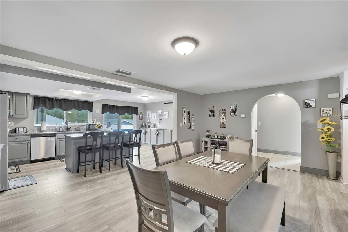 10165 BANNISTER STREET — photo 6 of 34