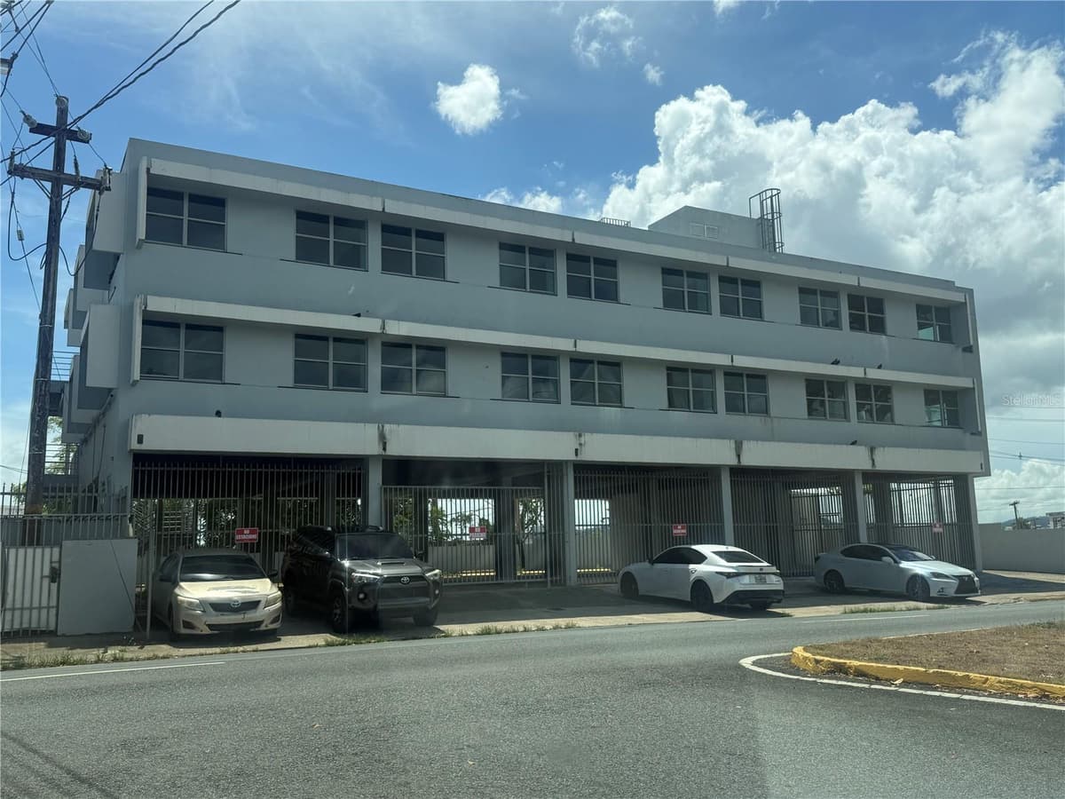 174 DR. AGUSTIN STAHL — photo 4 of 44