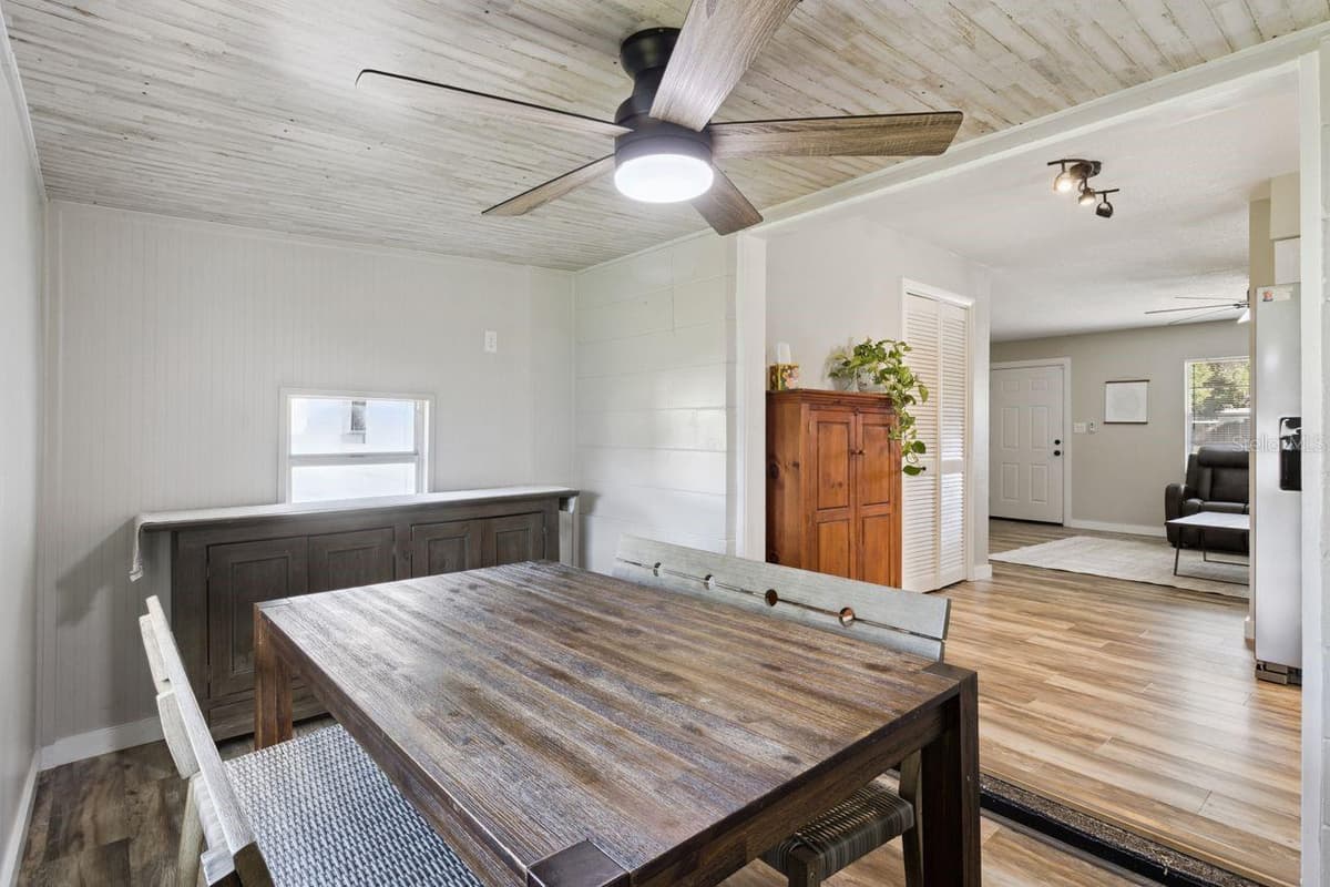 220 ALDO DRIVE — photo 12 of 30