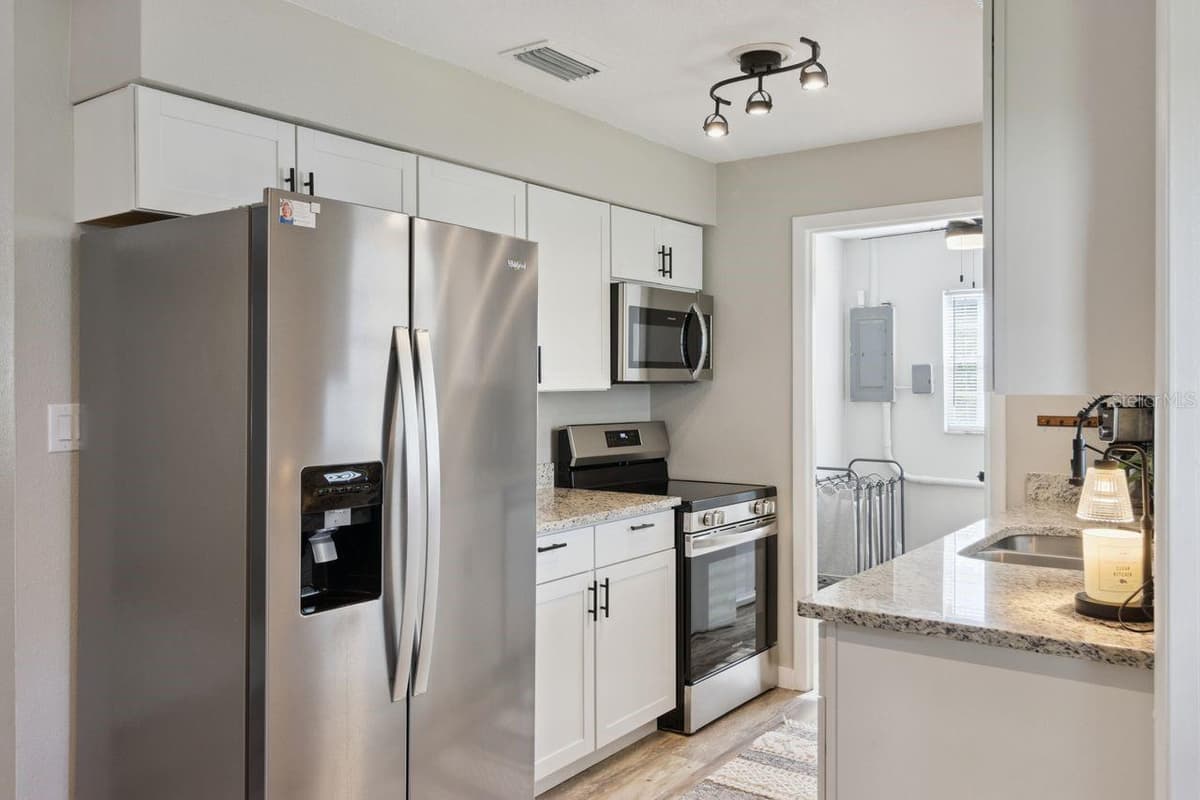 220 ALDO DRIVE — photo 7 of 30