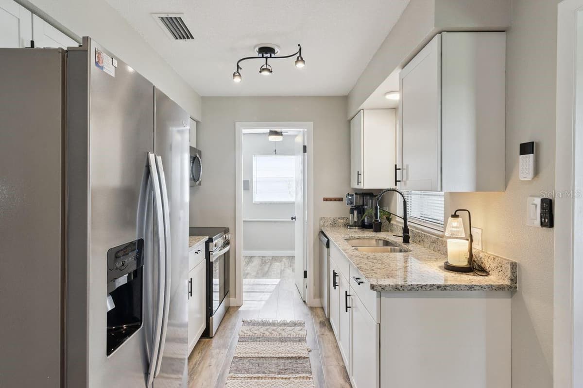 220 ALDO DRIVE — photo 9 of 30