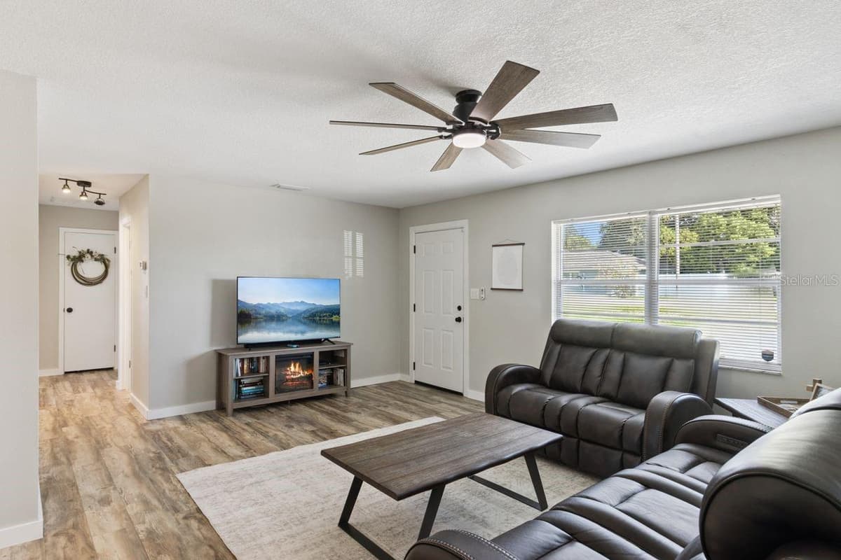 220 ALDO DRIVE — photo 3 of 30