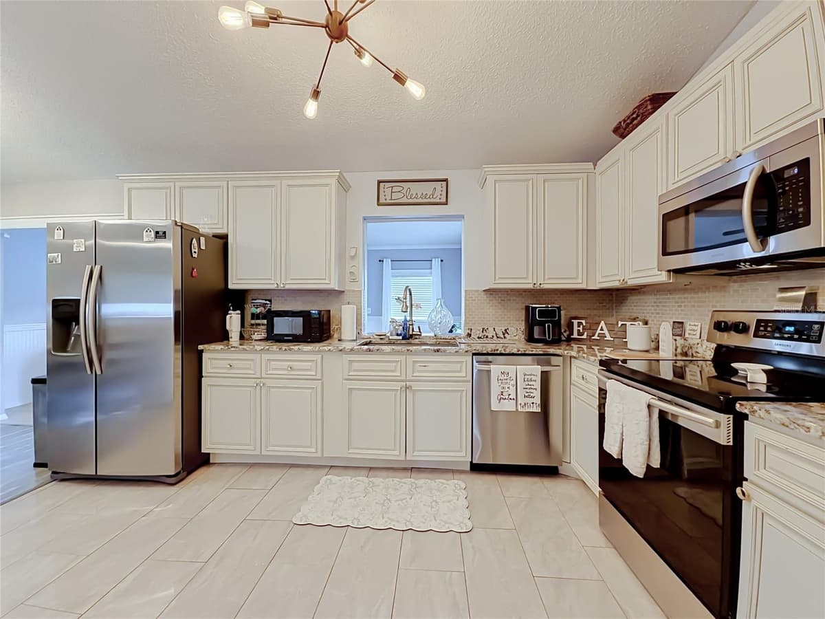 218 GLENRIDGE LOOP — photo 18 of 56