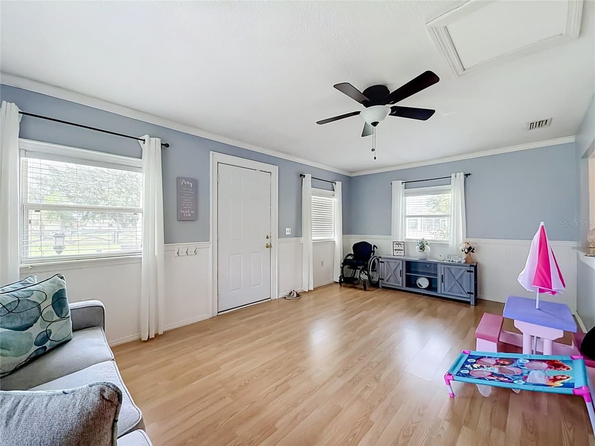 218 GLENRIDGE LOOP — photo 21 of 56