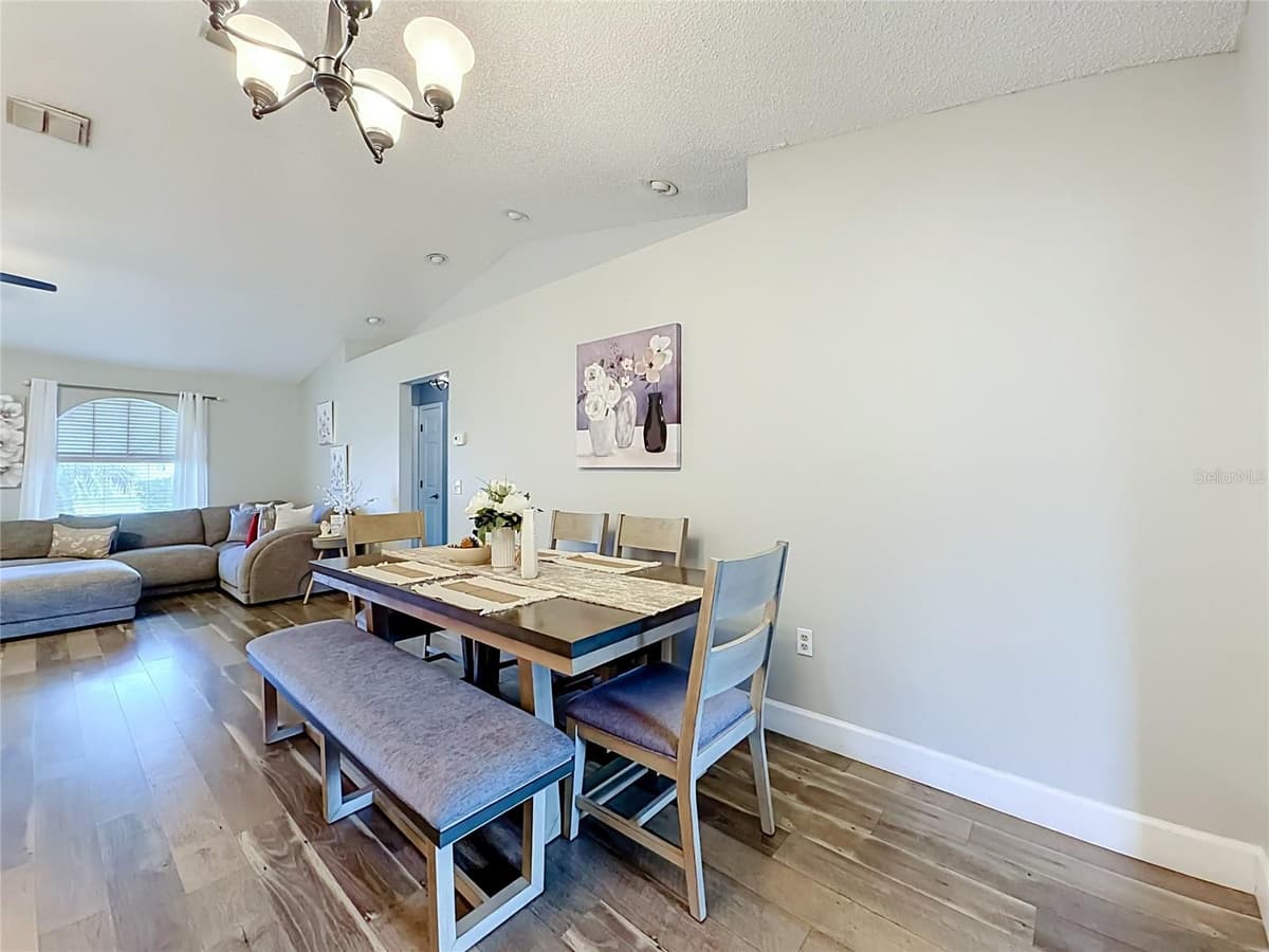218 GLENRIDGE LOOP — photo 13 of 56