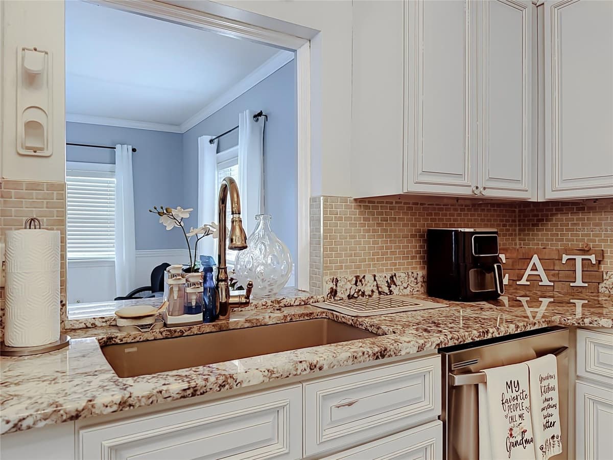 218 GLENRIDGE LOOP — photo 16 of 56
