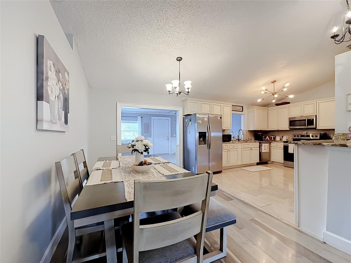 218 GLENRIDGE LOOP — photo 11 of 56