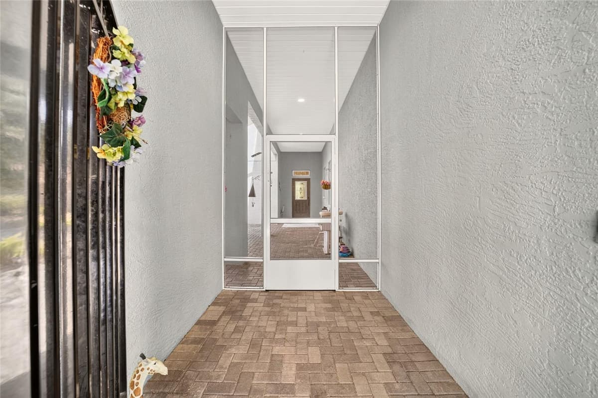 8706 88TH PLACE — photo 5 of 73