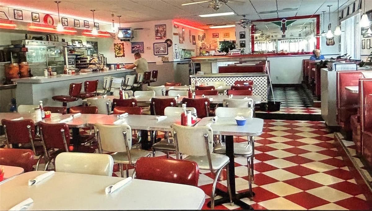 Unknown — photo 25 of 39