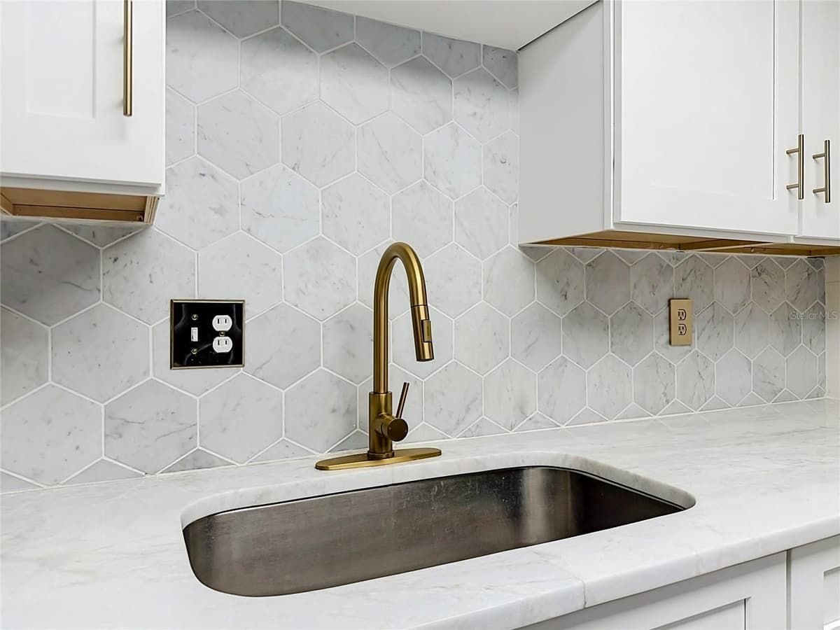 476 BANYON TREE CIRCLE — photo 14 of 24