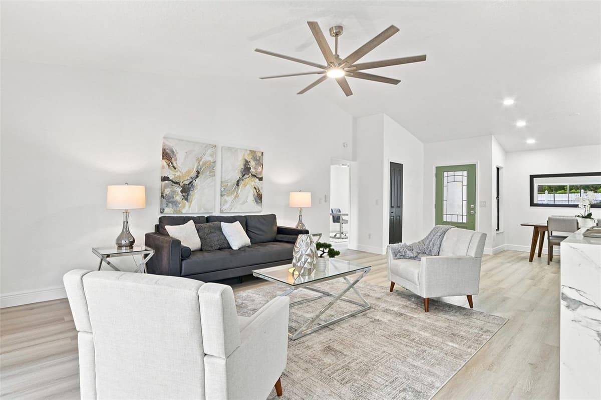 5207 DESMOND LANE — photo 15 of 48