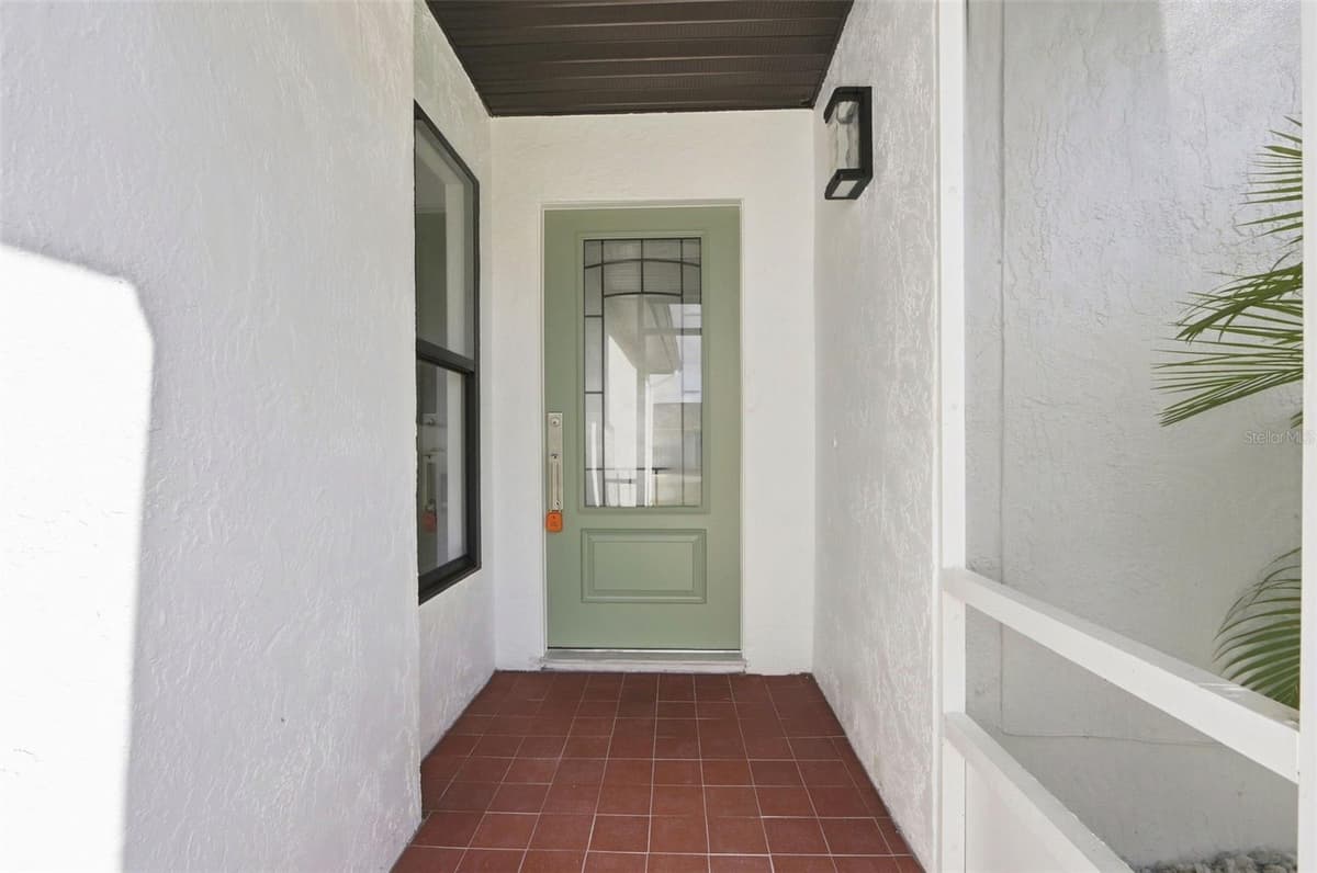 5207 DESMOND LANE — photo 8 of 48