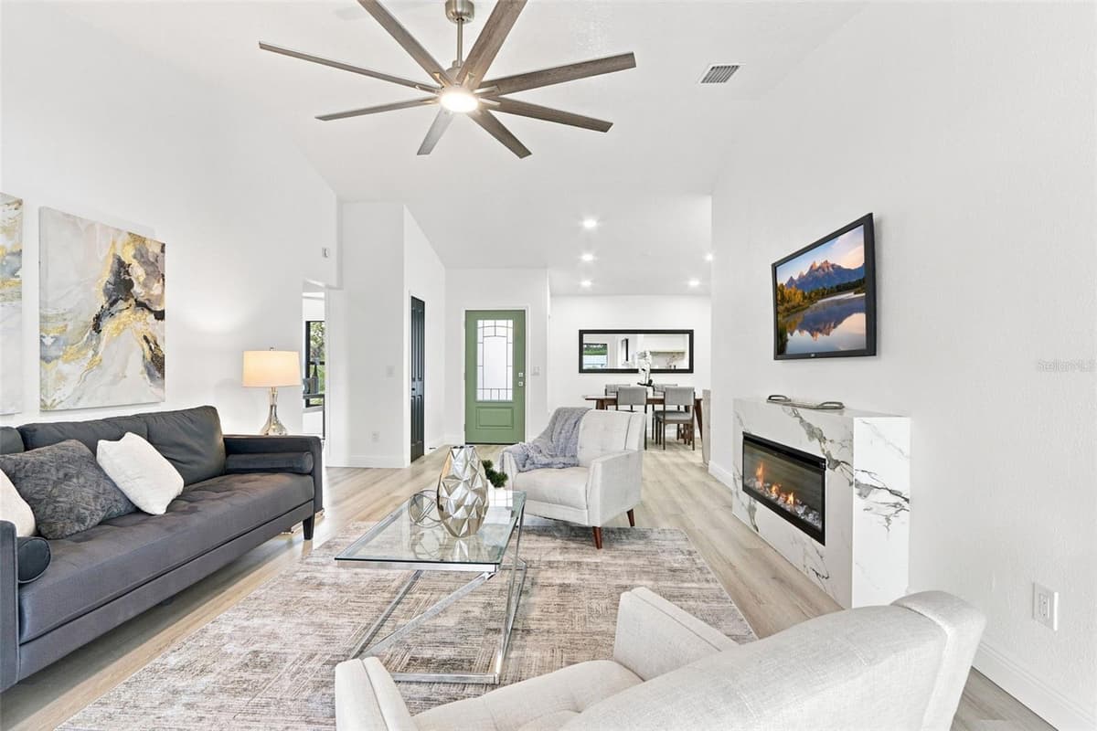 5207 DESMOND LANE — photo 16 of 48