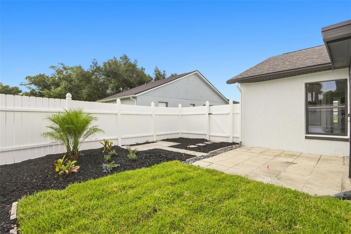 5207 DESMOND LANE — photo 39 of 48