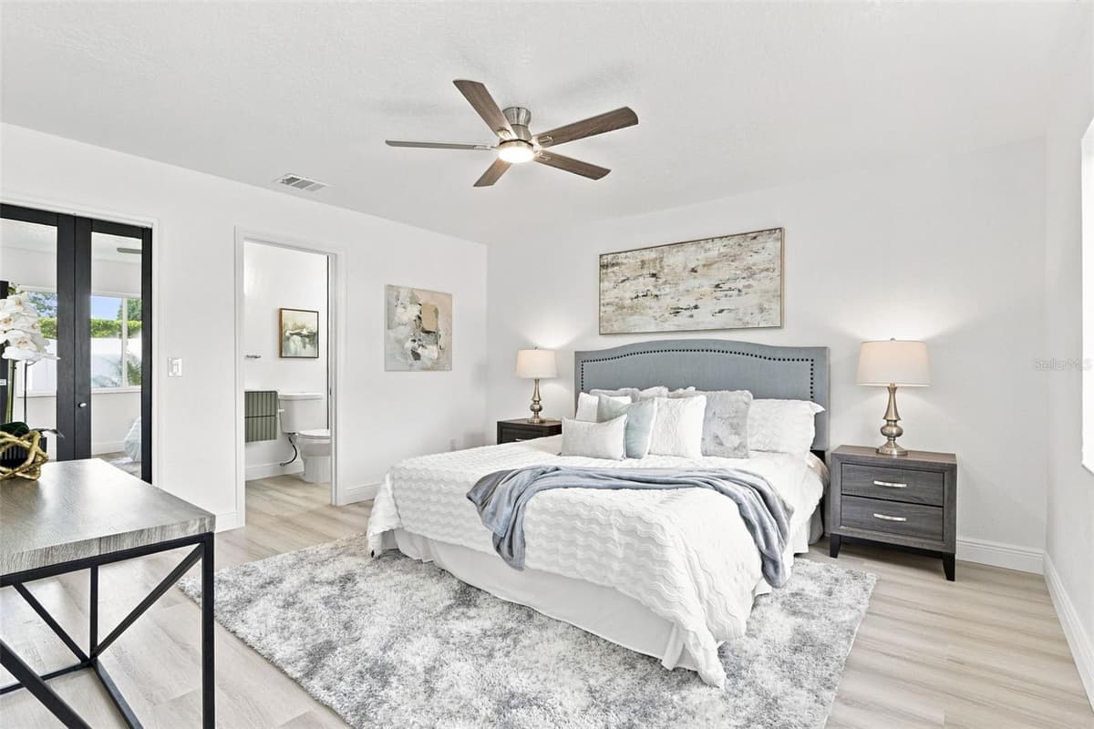 5207 DESMOND LANE — photo 24 of 48