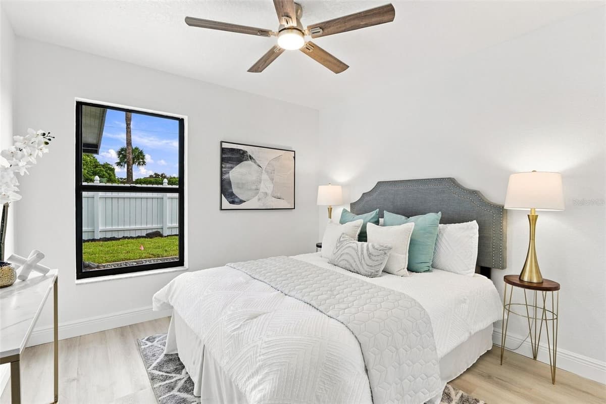 5207 DESMOND LANE — photo 19 of 48