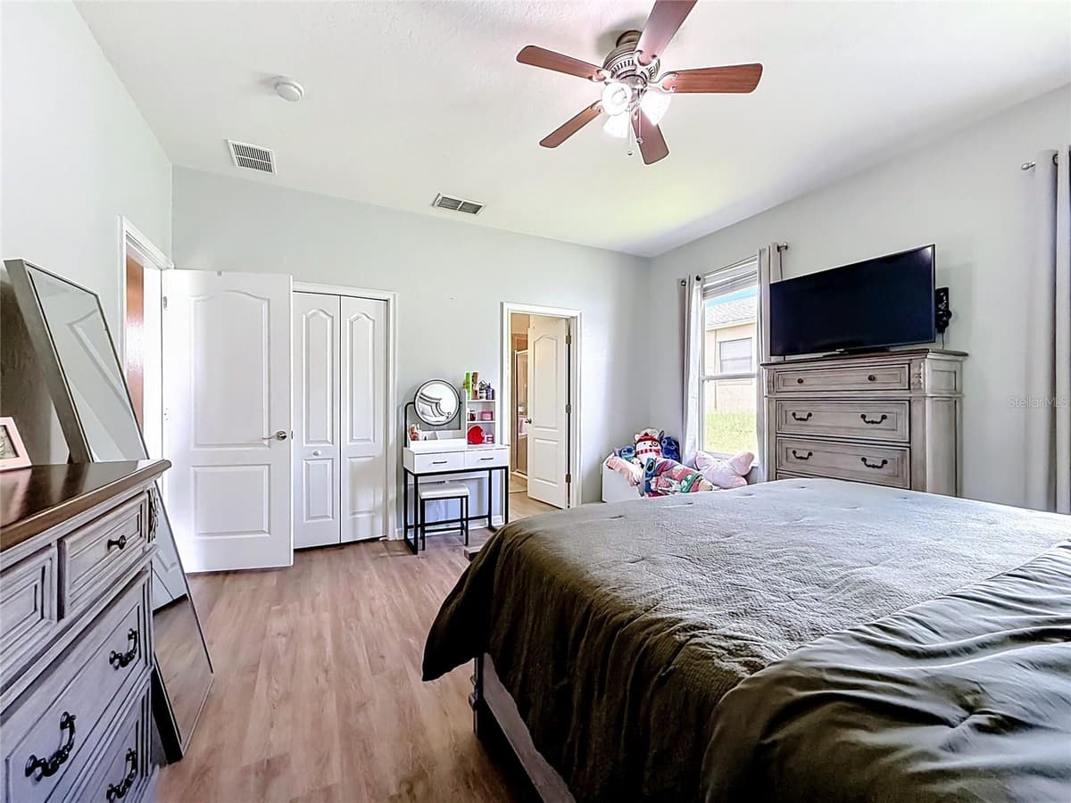 8230 WOODVINE CIRCLE — photo 37 of 55