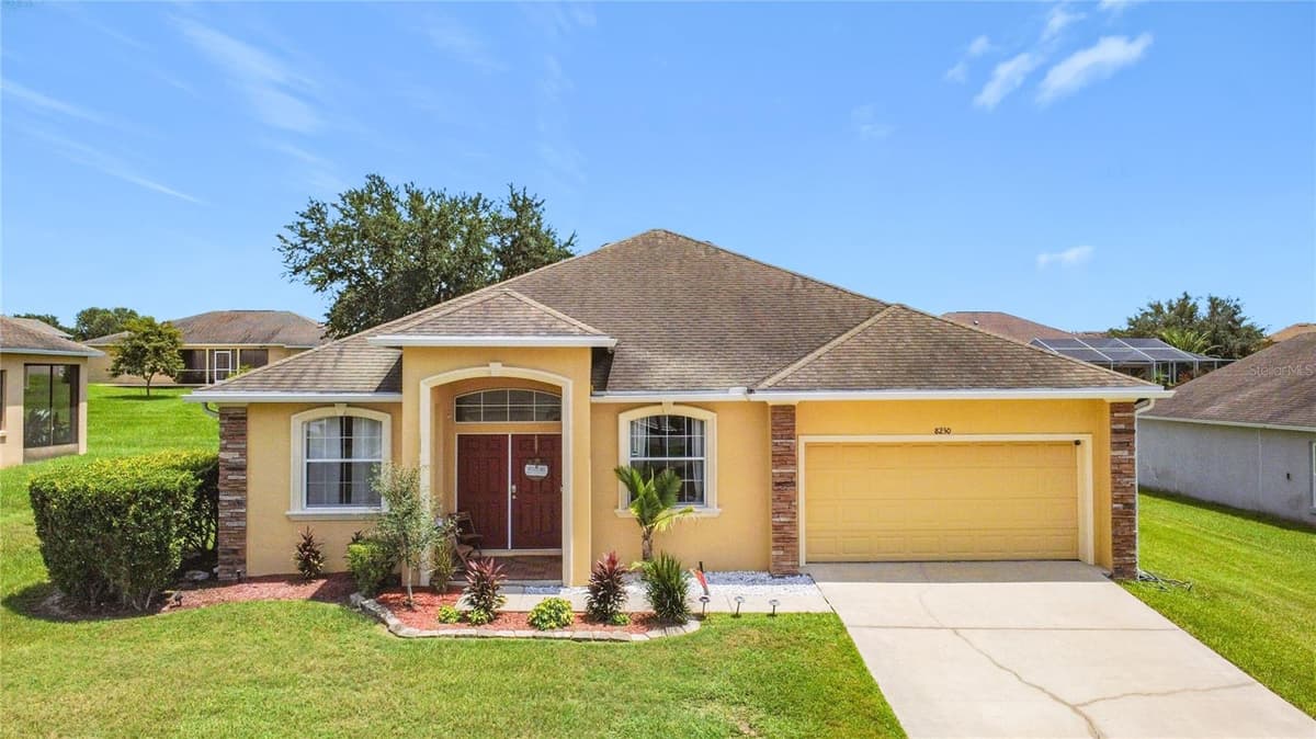8230 WOODVINE CIRCLE — photo 3 of 55