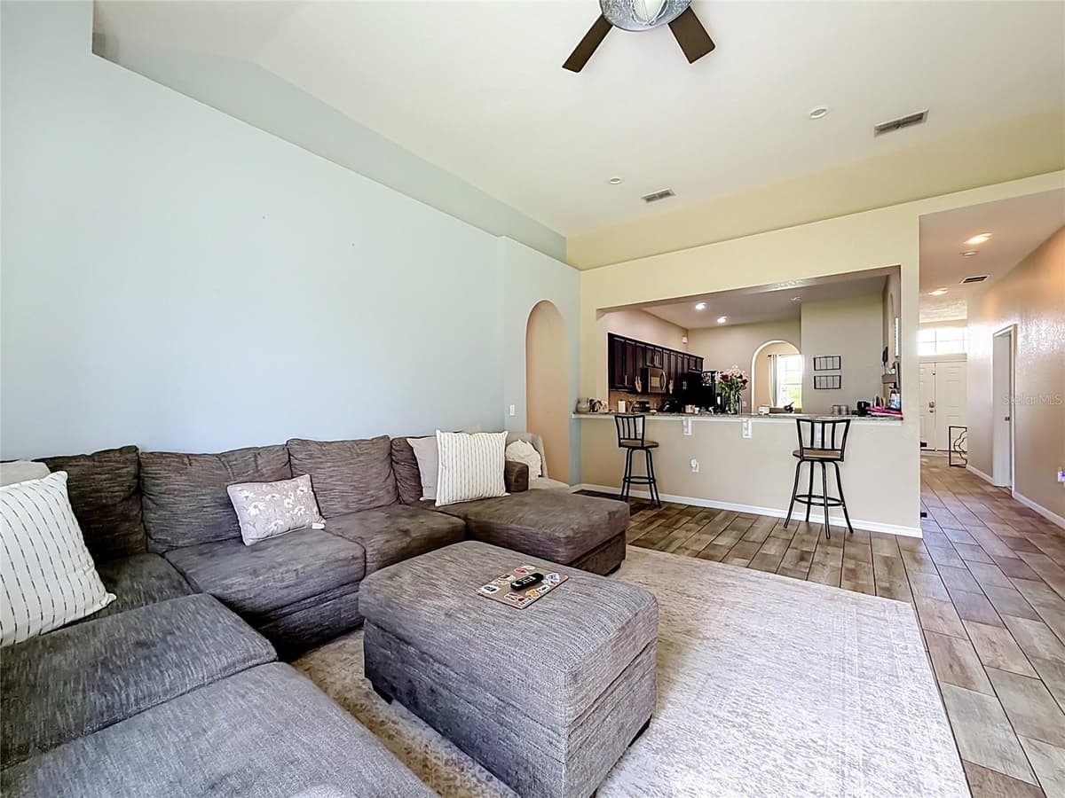8230 WOODVINE CIRCLE — photo 24 of 55