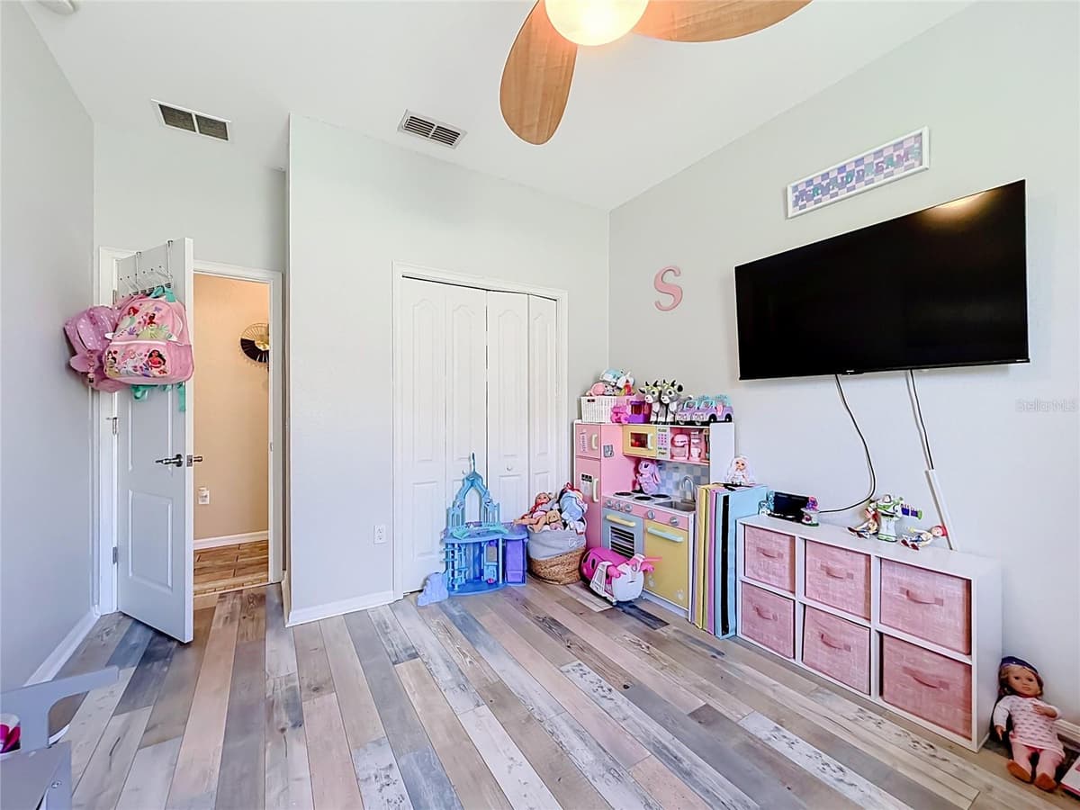 8230 WOODVINE CIRCLE — photo 23 of 55