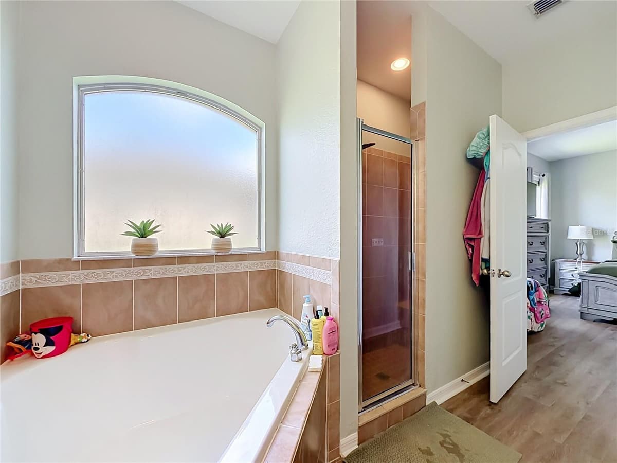8230 WOODVINE CIRCLE — photo 40 of 55